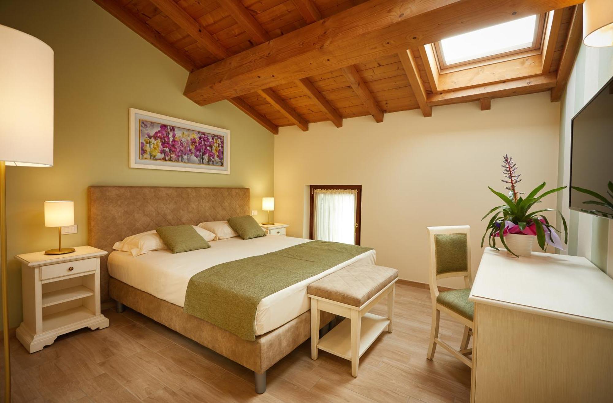 Borgo Romantico Green Relais Cavaion Veronese Room photo